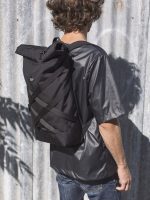 HENRY - Image 11