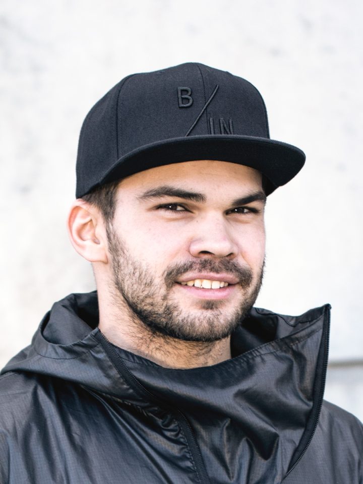 Braasi snapback in black colour