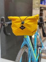 Braasi Handlebar bag yellwo on canyon bike