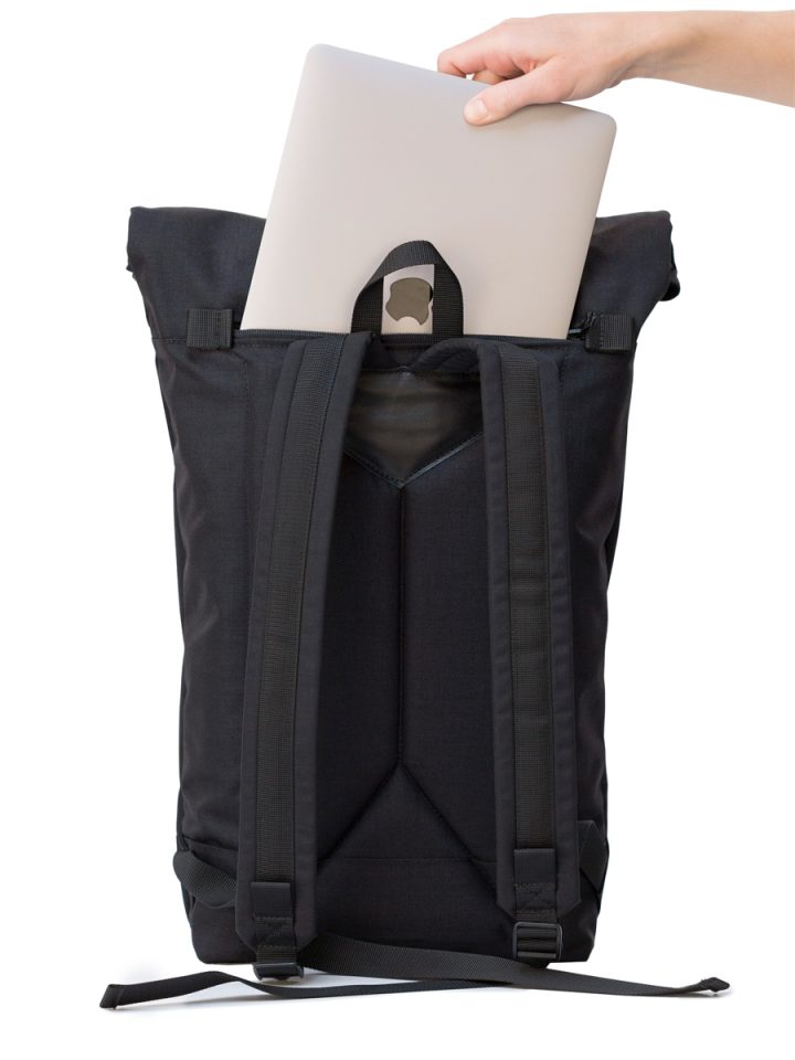 Braasi Basic Black urban rolltop with a spacious main compartment and a back pocket designed to avoid pickpocketing.