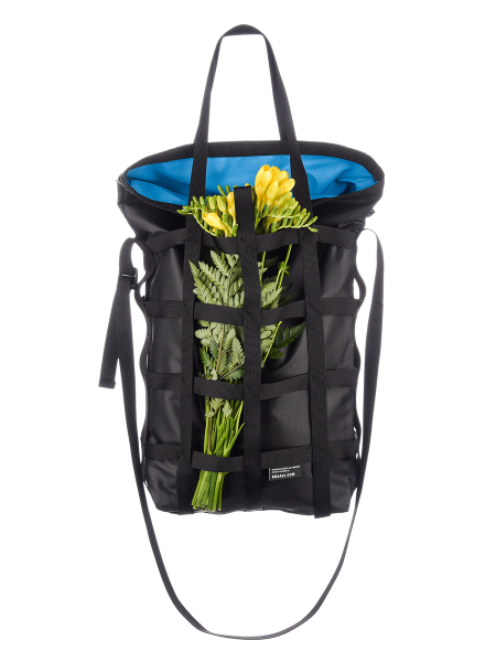 Černá taška Georgina s květinami za sítí
