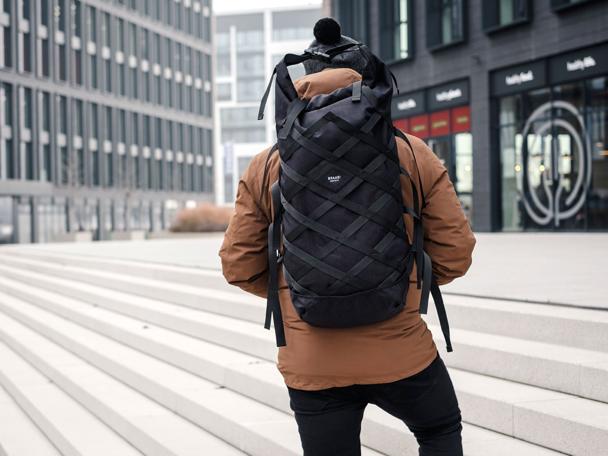 Braasi Evo II Black - large durable backpack with external net