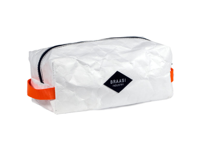 Braasis white cosmetics bag for men made from Tyvek
