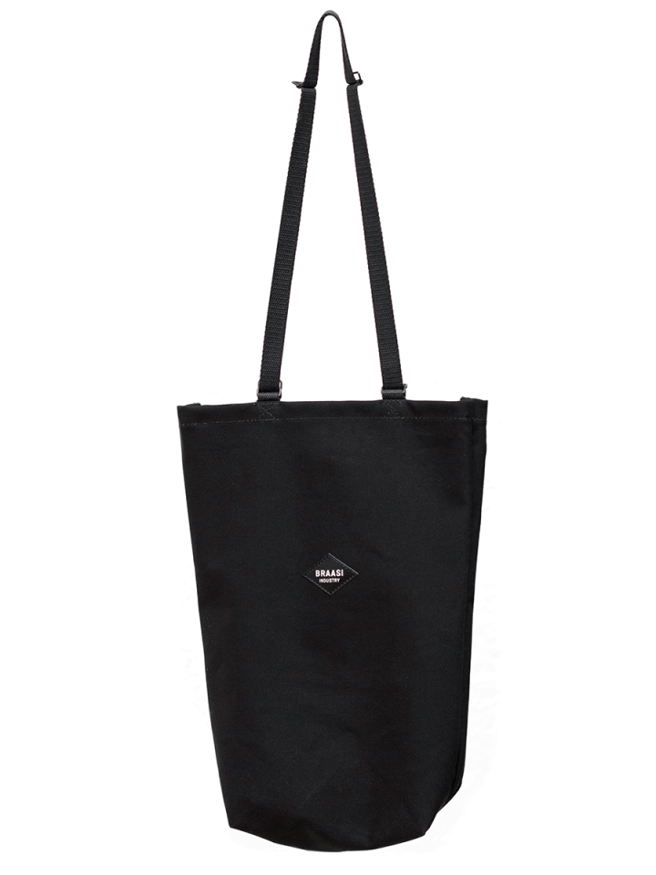 The black Canvas Bag Braasi backpack with its long durable shoulder strap